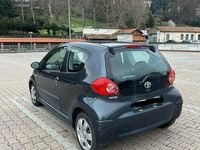 Usata Toyota Aygo 68 CV (50 kW) 2005 Grigio Utilitaria