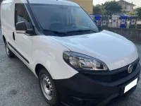 Usata Fiat Doblò 90 CV (66 kW) 2022 Bianco Monovolume