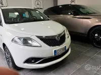Usata Lancia Ypsilon 69 CV (50 kW) 2015 Bianco Utilitaria