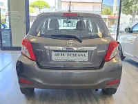 Usata Toyota Yaris Lounge 99 CV (72 kW) 2013 Marrone Utilitaria