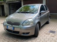 Usata Toyota Yaris Sol 65 CV (47 kW) 2005 Grigio Berlina