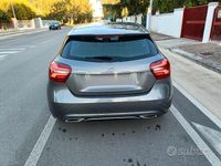 Usata Mercedes A180 109 CV (80 kW) 2017 Grigio Berlina