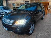 Usata Mercedes ML320 224 CV (164 kW) 2007 Nero SUV