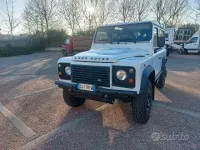 Usata Land Rover Defender 122 CV (89 kW) 2013 Bianco Station wagon