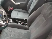 Usado Ford Fiesta 68 HP (50 kW) 2011 Cinzento Sedan