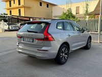 Usata Volvo XC60 Momentum 197 CV (144 kW) 2022 Argento SUV