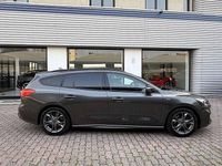 Usata Ford Focus ST-Line 120 CV (88 kW) 2019 Grigio / metallizzato Station wagon
