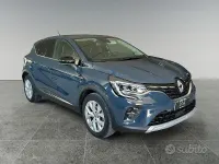 Usata Renault Captur Intens 101 CV (74 kW) 2022 Grigio SUV