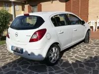 Usata Opel Corsa Cosmo 75 CV (55 kW) 2009 Bianco Utilitaria