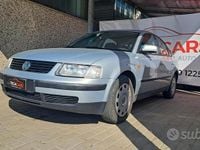 Usata VW Passat 150 CV (110 kW) 1997 Grigio Berlina