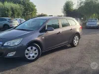 Usata Opel Astra 110 CV (80 kW) 2011 Station wagon