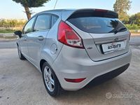 Usata Ford Fiesta Titanium 75 CV (55 kW) 2013 Grigio Utilitaria