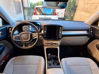 Usata Volvo XC40 Momentum 150 CV (110 kW) 2019 Nero SUV