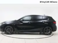 Usata BMW 116 M Sport 116 CV (85 kW) 2022 Black sapphire metallizzato Utilitaria