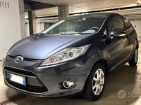 Usata Ford Fiesta Titanium 82 CV (60 kW) 2009 Grigio Berlina