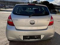 Usata Hyundai i20 Comfort 77 CV (56 kW) 2009 Argento Utilitaria