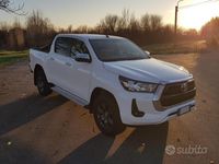 Usata Toyota HiLux Lounge 150 CV (110 kW) 2020 Bianco Pick-up