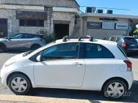 Usata Toyota Yaris 69 CV (50 kW) 2011 Bianco Utilitaria