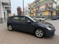 Usata VW Golf VIII Life 116 CV (85 kW) 2023 Grigio Berlina