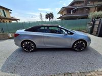 Usado Opel Cascada Cosmo 170 CV (125 kW) 2016 Azul Descapotable