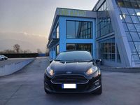 Usata Ford Fiesta 80 CV (58 kW) 2015 Nero Berlina