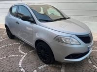 Usata Lancia Ypsilon Silver 69 CV (50 kW) 2021 Argento Utilitaria