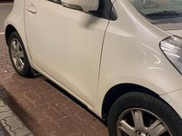 Usata Toyota iQ 68 CV (50 kW) 2011 Bianco Utilitaria
