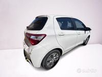 Usata Toyota Yaris Hybrid Business Edition 73 CV (53 kW) 2020 Bianco Berlina