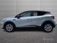 Usata Renault Captur Engineered 143 CV (105 kW) 2022 Grigio SUV
