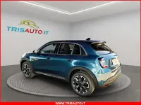 Nuova Fiat 600 La Prima 101 CV (74 kW) 2026 Verde SUV