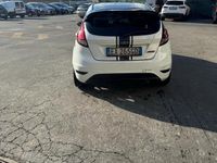 Usata Ford Fiesta 75 CV (55 kW) 2014 Bianco Utilitaria