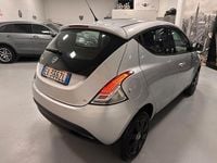 Usata Lancia Ypsilon 80 CV (58 kW) 2014 Argento Utilitaria