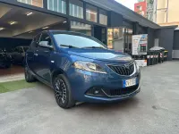 Usata Lancia Ypsilon Gold 69 CV (50 kW) 2024 Blu/azzurro Utilitaria