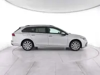Usata VW Golf VIII Life 110 CV (80 kW) 2021 Moonstone grey Station wagon