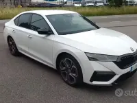 Usata Skoda Octavia RS 265 CV (194 kW) 2024 Bianco Berlina