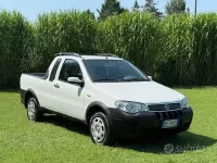 Usata Fiat Strada 86 CV (63 kW) 2007 Bianco Pick-up