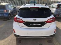 Usata Ford Fiesta Active 101 CV (74 kW) 2019 Bianco Utilitaria