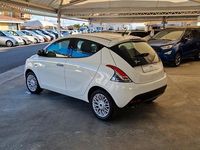 Usata Lancia Ypsilon Platinum 95 CV (69 kW) 2014 Bianco Utilitaria