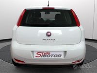 Usata Fiat Punto Lounge 77 CV (56 kW) 2016 Bianco Utilitaria