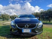 Usata Volvo V40 120 CV (88 kW) 2018 Nero Berlina