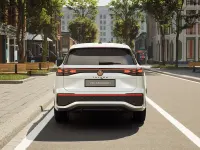 Nuova VW Tayron R-line Plus 150 CV (110 kW) 2026 Dolomite silver metallizzato SUV
