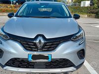 Usata Renault Captur Zen 91 CV (66 kW) 2021 Argento SUV
