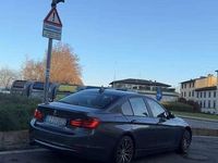 Usata BMW 318 143 CV (105 kW) 2015 Grigio Berlina