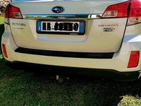 Usata Subaru Outback 150 CV (110 kW) 2011 Bianco SUV