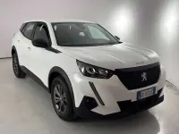 Usata Peugeot 2008 Active 110 CV (80 kW) 2022 Bianco SUV