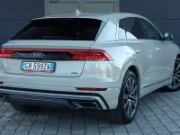 Usata Audi Q8 S-Line 231 CV (169 kW) 2022 Beige SUV