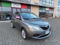 Usata Lancia Ypsilon 69 CV (50 kW) 2016 Grigio Utilitaria
