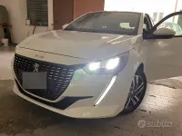 Usata Peugeot 208 102 CV (75 kW) 2021 Bianco Utilitaria