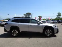 Usata Subaru Outback Premium 169 CV (124 kW) 2023 Argento Station wagon