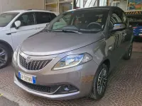 Usata Lancia Ypsilon 69 CV (50 kW) 2024 Grigio Utilitaria